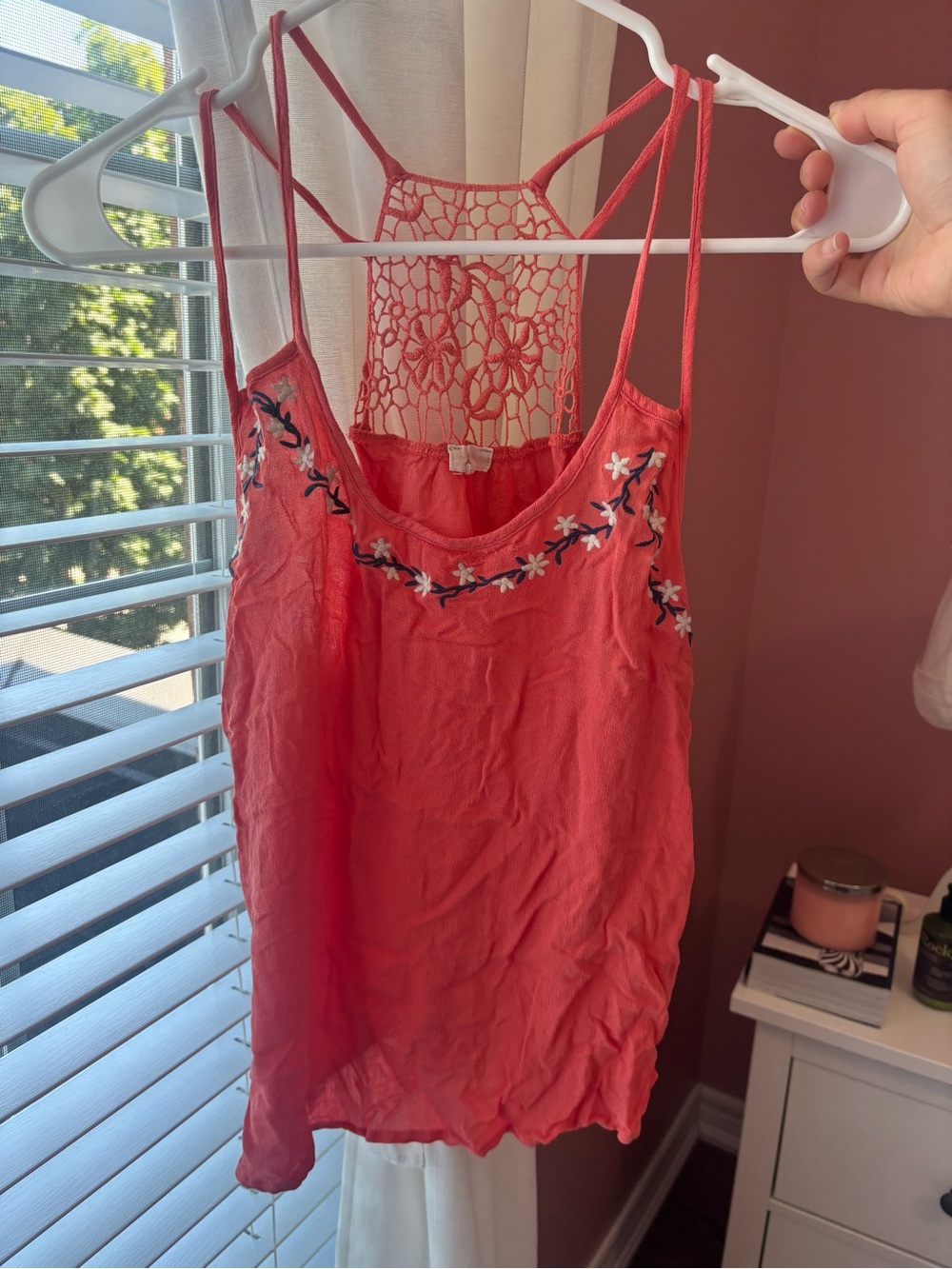 Women’s Coral Crochet-Back Embroidered Cami